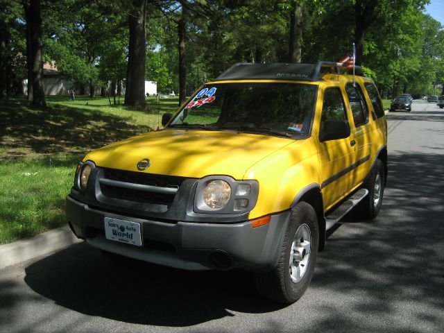 2004 Nissan Xterra AWD W/leatherroof (7pass)