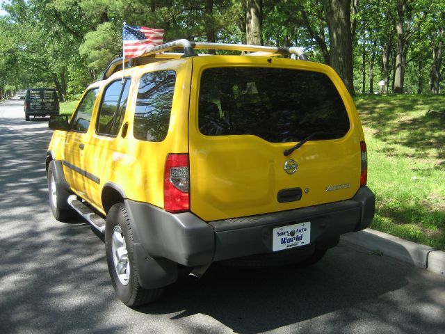 2004 Nissan Xterra AWD W/leatherroof (7pass)