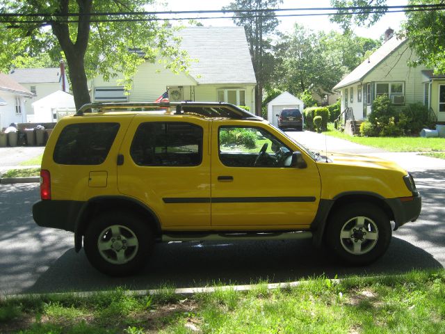 2004 Nissan Xterra AWD W/leatherroof (7pass)