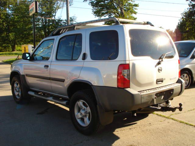 2004 Nissan Xterra AWD W/leatherroof (7pass)