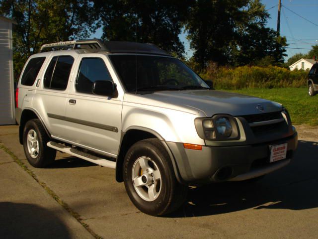 2004 Nissan Xterra AWD W/leatherroof (7pass)