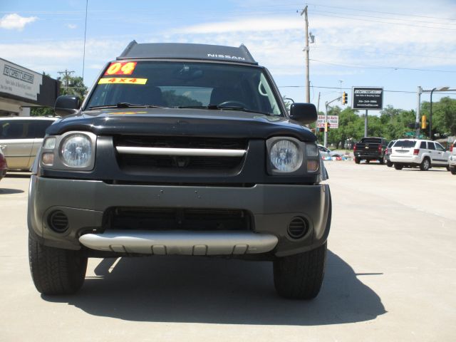 2004 Nissan Xterra AWD W/leatherroof (7pass)