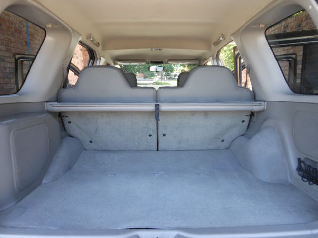 2004 Nissan Xterra AWD W/leatherroof (7pass)