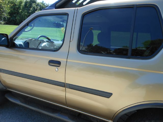 2004 Nissan Xterra AWD W/leatherroof (7pass)