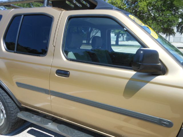 2004 Nissan Xterra AWD W/leatherroof (7pass)