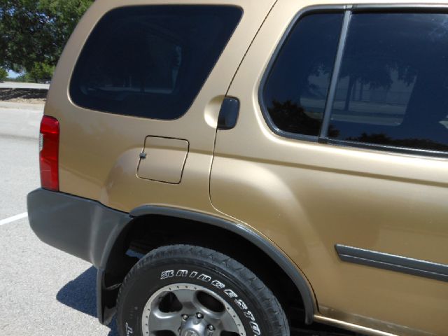 2004 Nissan Xterra AWD W/leatherroof (7pass)