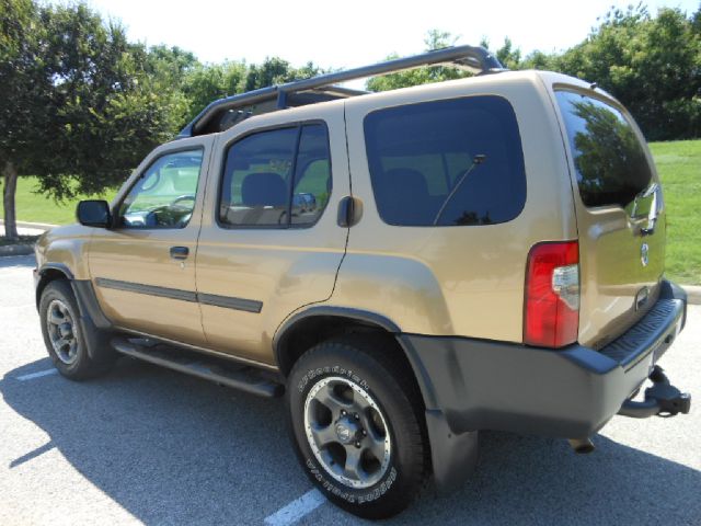 2004 Nissan Xterra AWD W/leatherroof (7pass)