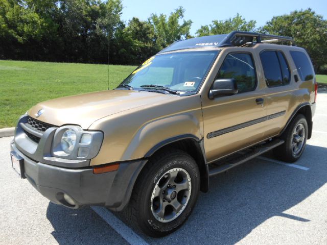 2004 Nissan Xterra AWD W/leatherroof (7pass)