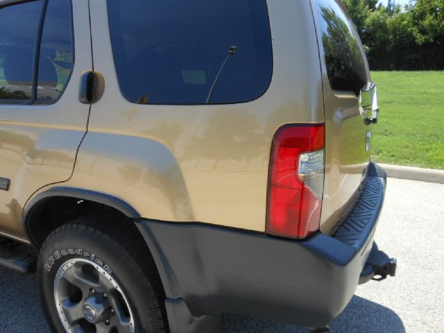 2004 Nissan Xterra AWD W/leatherroof (7pass)