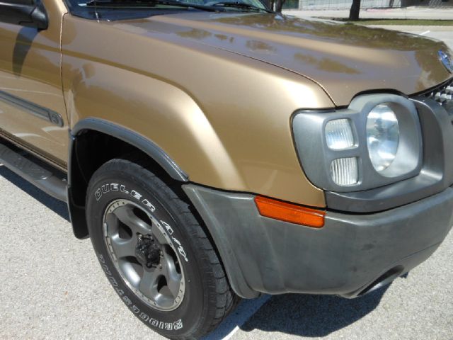 2004 Nissan Xterra AWD W/leatherroof (7pass)