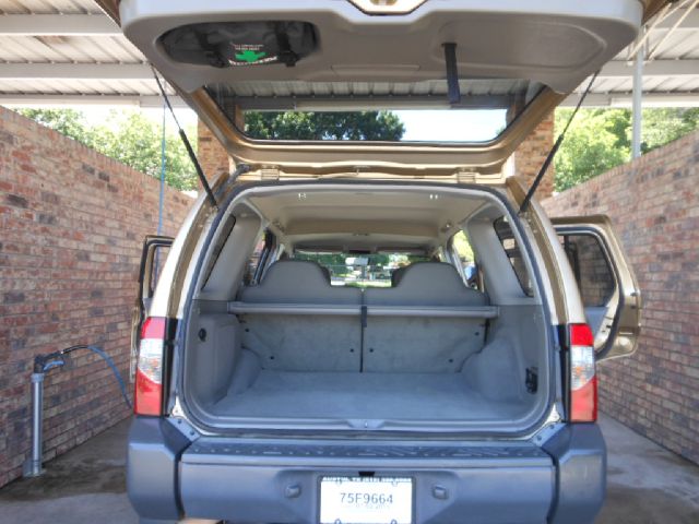 2004 Nissan Xterra AWD W/leatherroof (7pass)