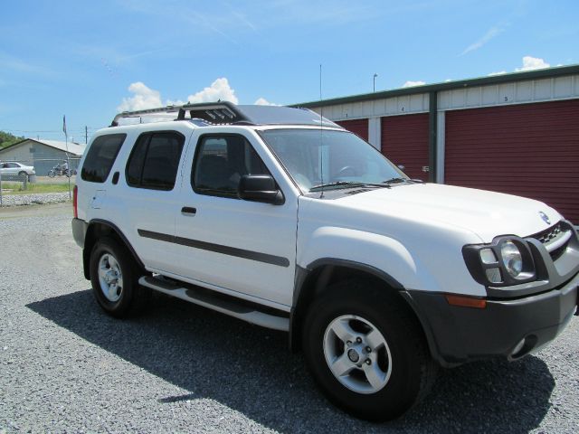 2004 Nissan Xterra AWD W/leatherroof (7pass)