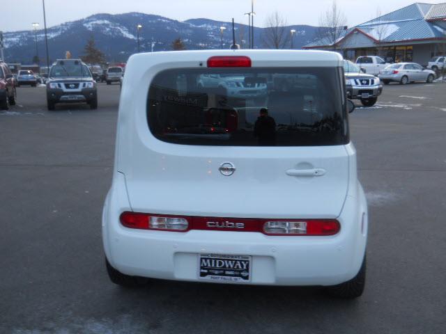 2009 Nissan cube Unknown