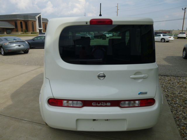 2009 Nissan cube Unknown