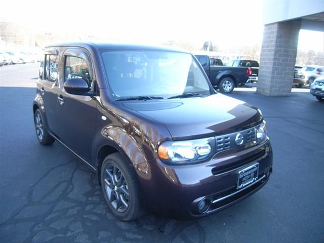 2009 Nissan cube Crew Cab Standard Box 2-wheel Drive SLE