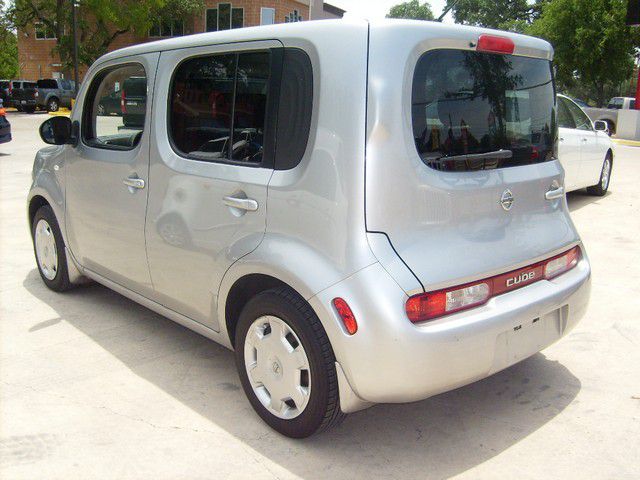 2009 Nissan cube 2dr Roadster 3.0L