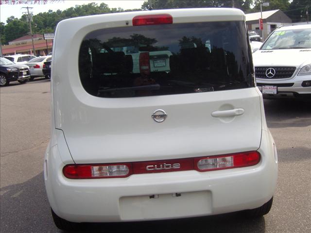 2009 Nissan cube Unknown