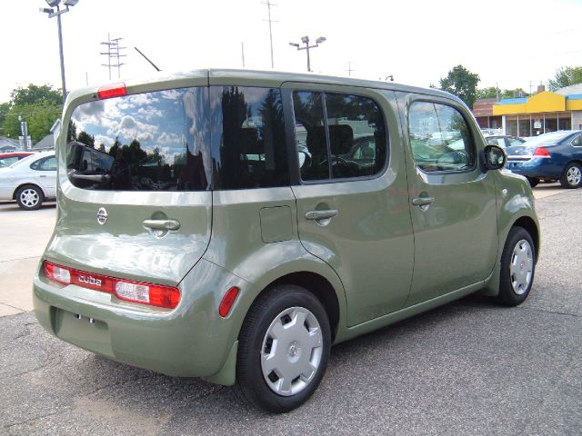 2010 Nissan cube E43