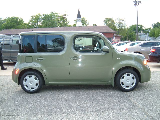 2010 Nissan cube E43