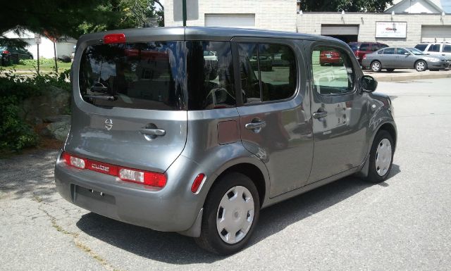 2010 Nissan cube E43