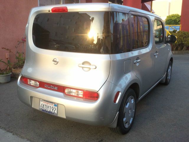 2010 Nissan cube E43