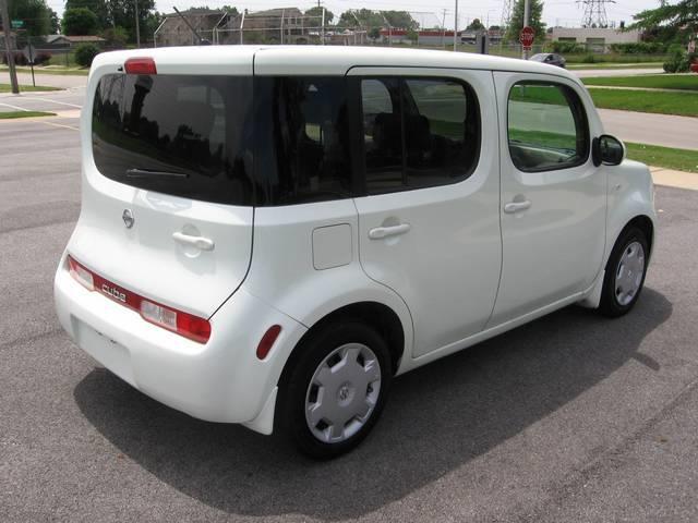 2011 Nissan cube W/T REG CAB