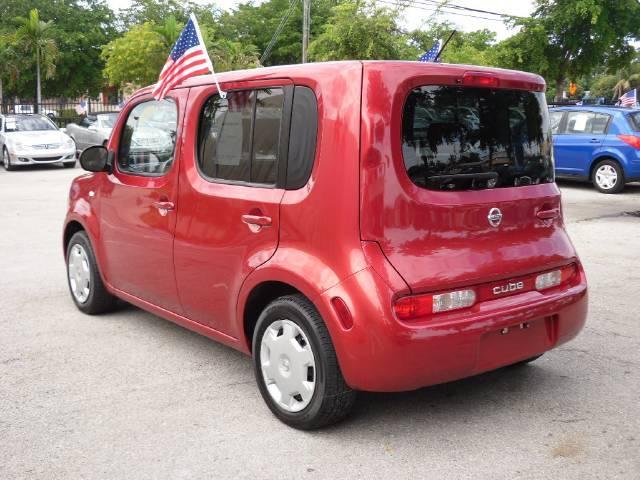 2011 Nissan cube Unknown