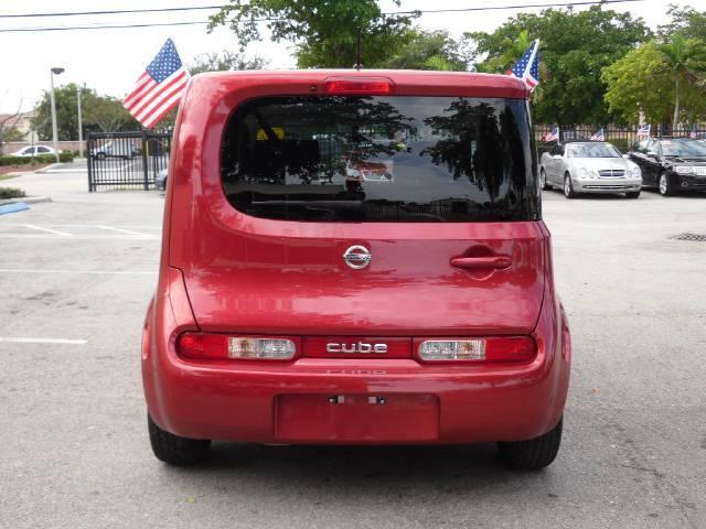 2011 Nissan cube Unknown