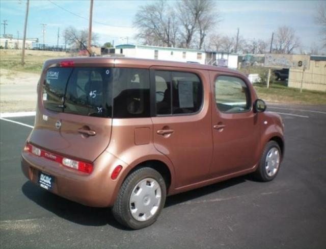 2011 Nissan cube Unknown