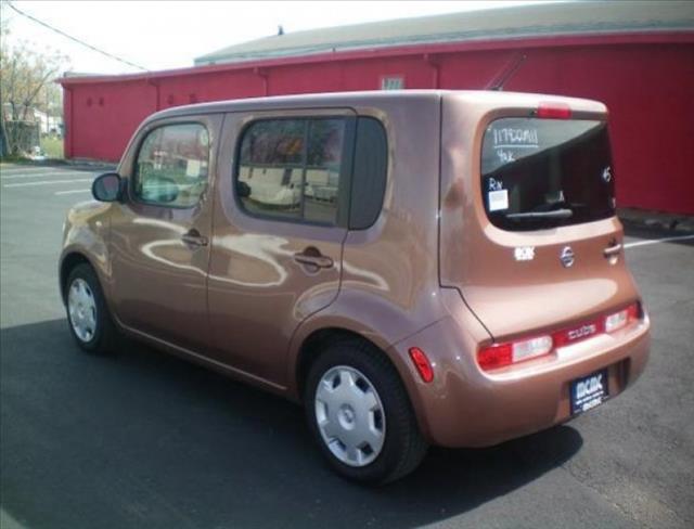 2011 Nissan cube Unknown