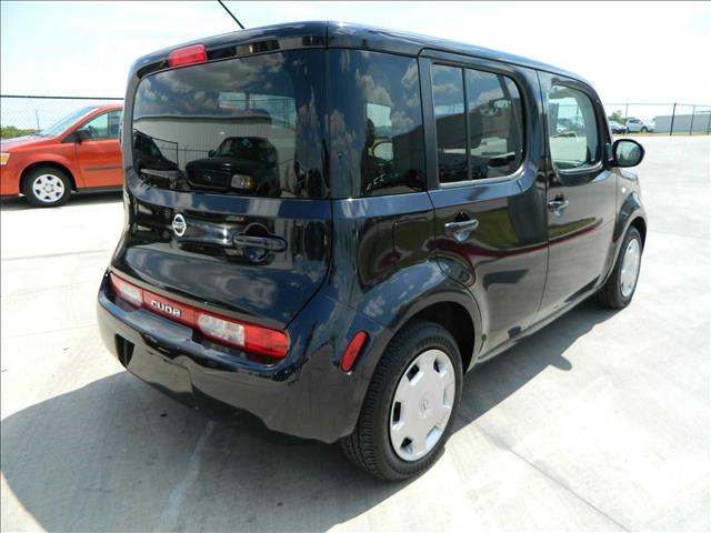 2011 Nissan cube Slk280roadster