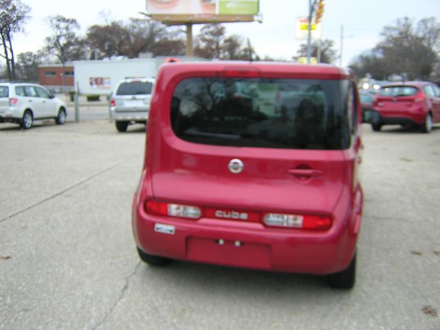 2011 Nissan cube W/T REG CAB