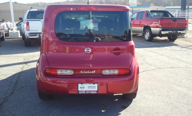 2011 Nissan cube E43