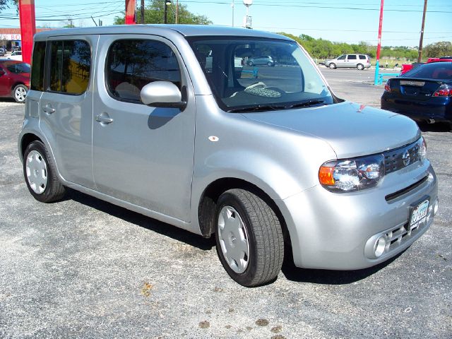 2011 Nissan cube W/T REG CAB