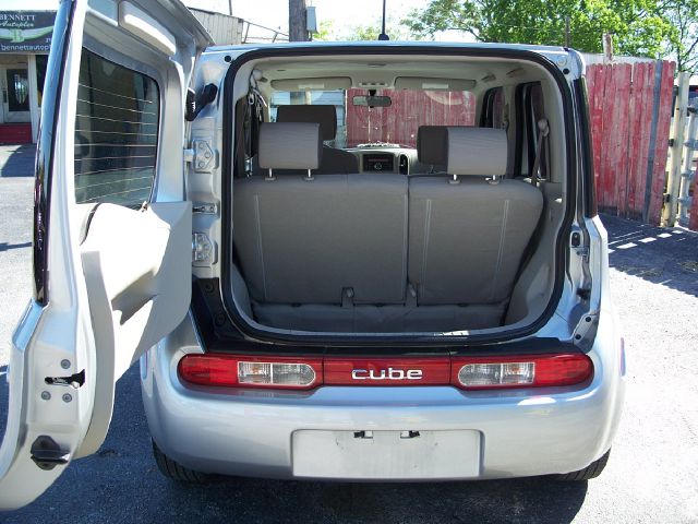 2011 Nissan cube W/T REG CAB