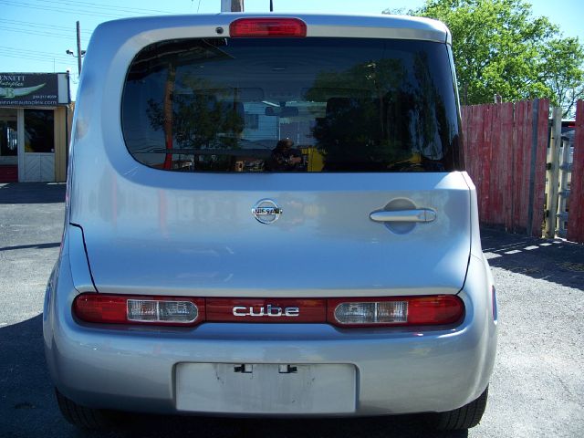 2011 Nissan cube W/T REG CAB