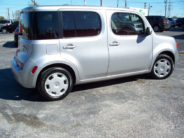 2011 Nissan cube W/T REG CAB