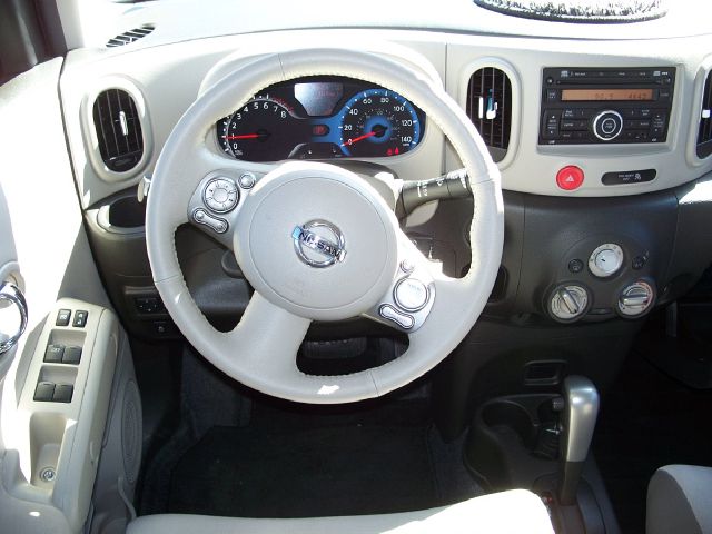 2011 Nissan cube W/T REG CAB