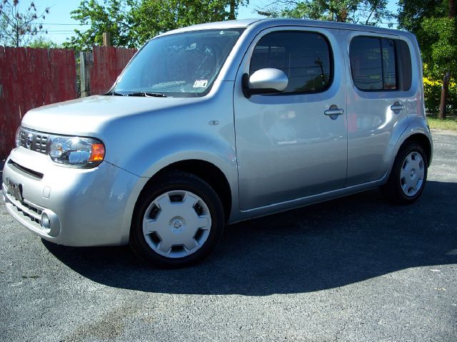 2011 Nissan cube W/T REG CAB