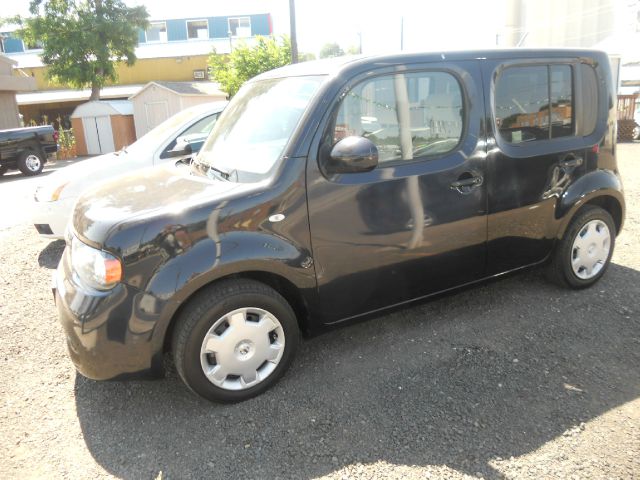 2011 Nissan cube XLT 4D