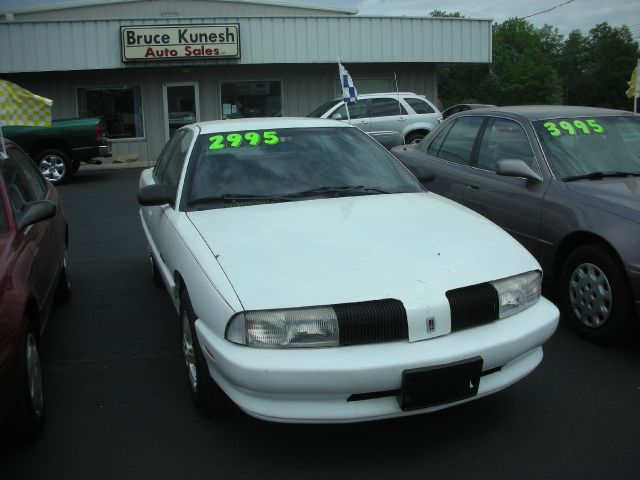 1995 Oldsmobile Achieva 4.4i AWD Sportpremium Pkg