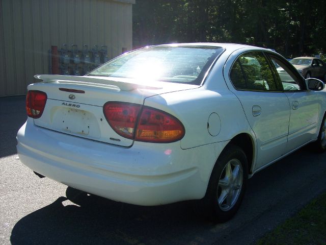 1999 Oldsmobile Alero Standard 4X4 Hardtop