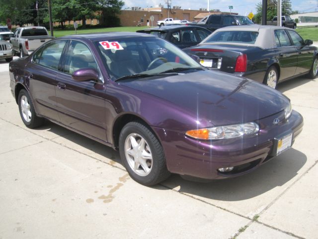 1999 Oldsmobile Alero Standard 4X4 Hardtop