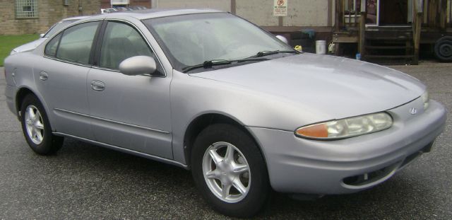 1999 Oldsmobile Alero Standard 4X4 Hardtop