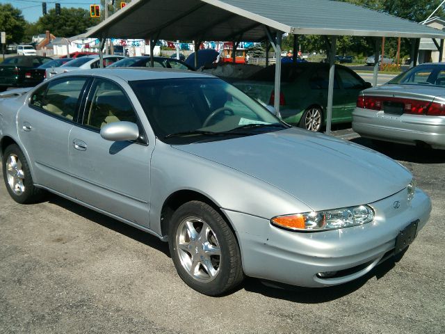 1999 Oldsmobile Alero 4dr Sdn I4 CVT 2.5 S Sedan