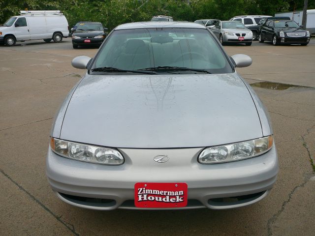 1999 Oldsmobile Alero Standard 4X4 Hardtop