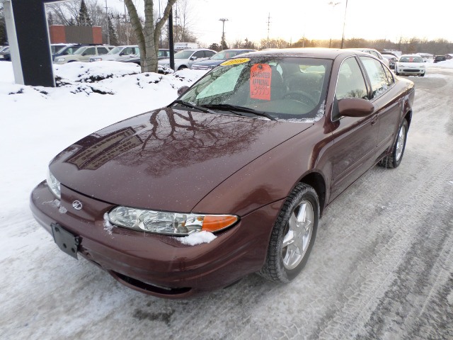 1999 Oldsmobile Alero 4dr Sdn I4 CVT 2.5 S Sedan