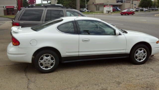 2000 Oldsmobile Alero S Sedan