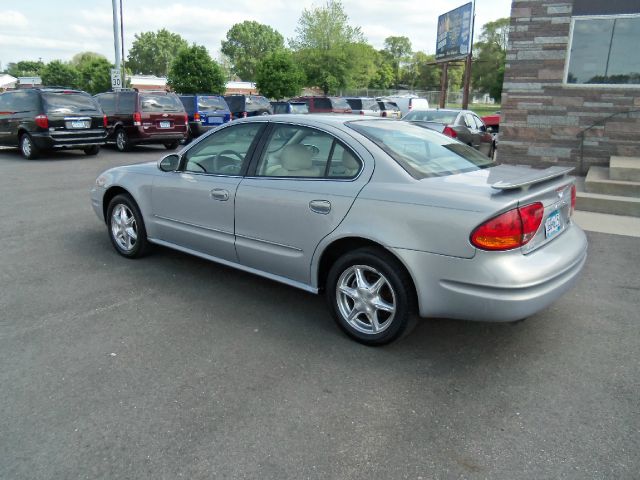 2000 Oldsmobile Alero 4dr Sdn I4 CVT 2.5 S Sedan