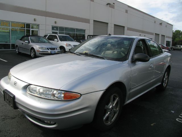 2003 Oldsmobile Alero 4dr Sdn I4 CVT 2.5 S Sedan